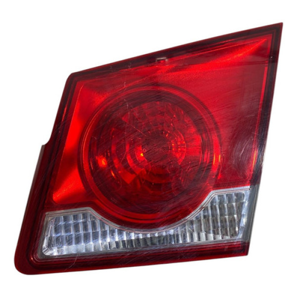 Lanterna Direita Mala Cruze Sedan 12/16 C Detalhe