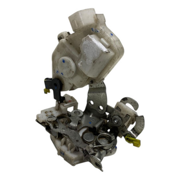 Fechadura Porta Traseira Esquerda Toyota Etios 2014