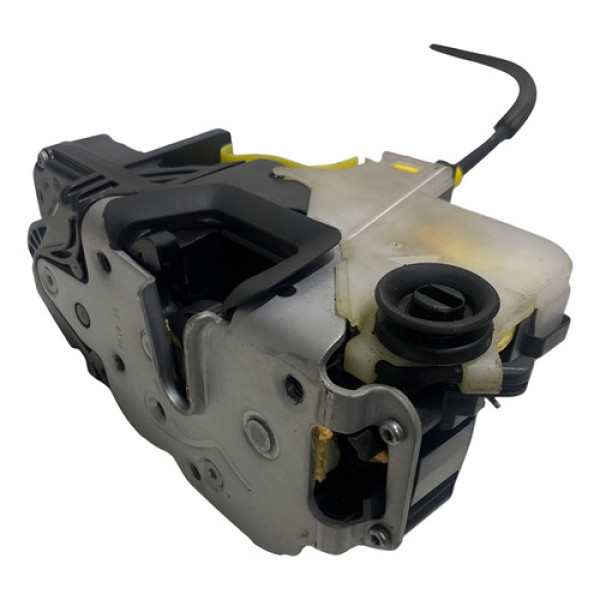 Fechadura Tranca Traseira Esquerda Gm Tracker 2018 13579545