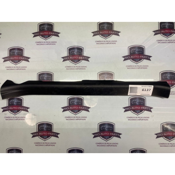 Soleira Dianteira Direita Toyota Yaris 2023 679130d320